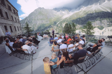 Photo de la cérémonie de mariage à l'hôtel du Montenvers à Chamonix