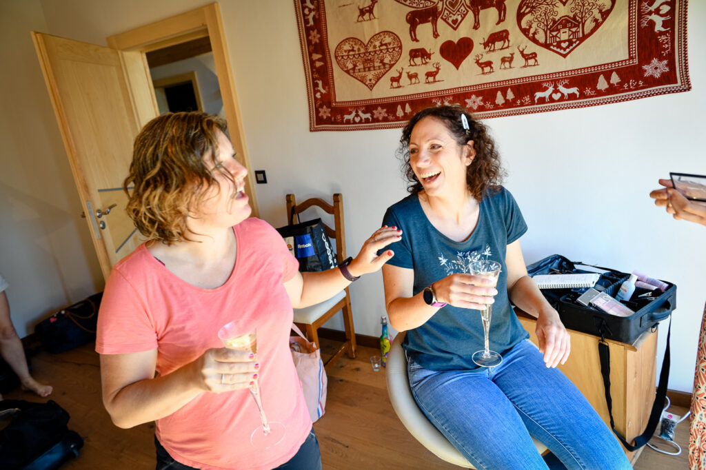 Préparatifs de mariage de Chloé et Julien à Passy, Haute-Savoie