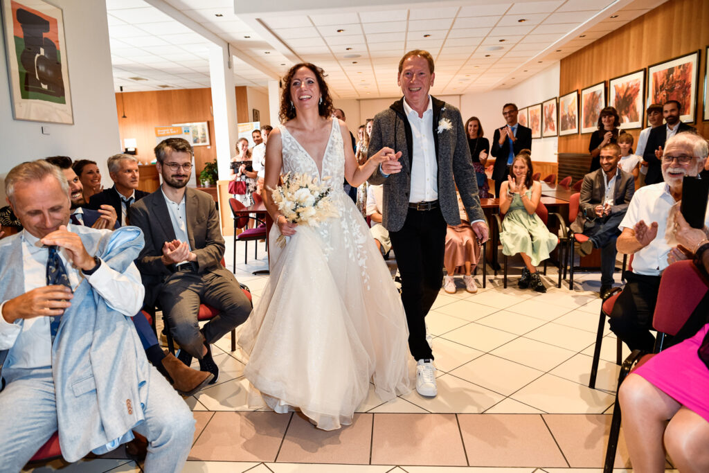 Mariage civil de Chloé et Julien à la mairie de Passy
