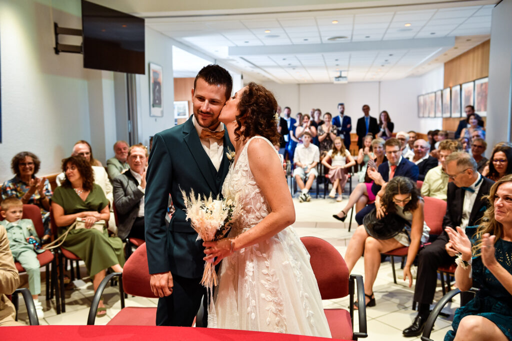 Mariage civil de Chloé et Julien à la mairie de Passy