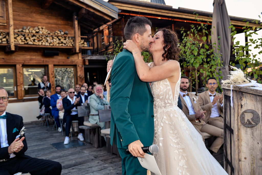Cérémonie laïque mariage Chloé et Julien face au Mont-Blanc